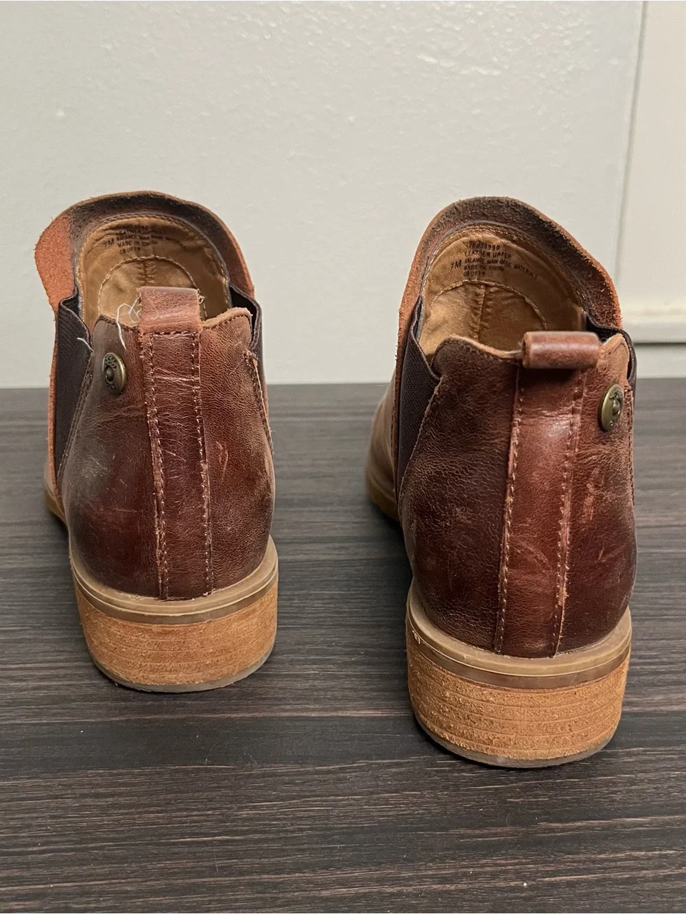 Sofft Bryanne brown leather Chelsea boots lowcut collar & stacked heel 7M